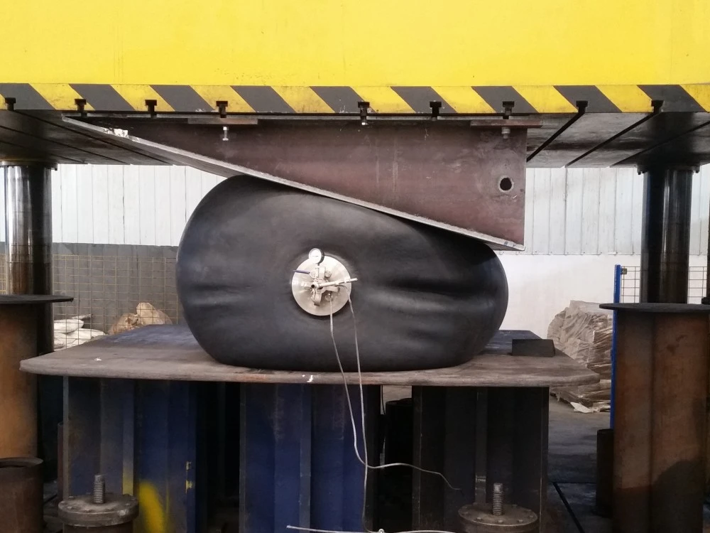 Pneumatic-Rubber-Fender-Compression-Test