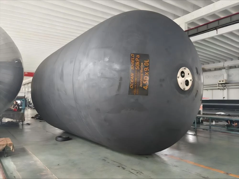 molded pneumatic rubber fenders