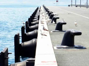 Что такое швартовые кнехты